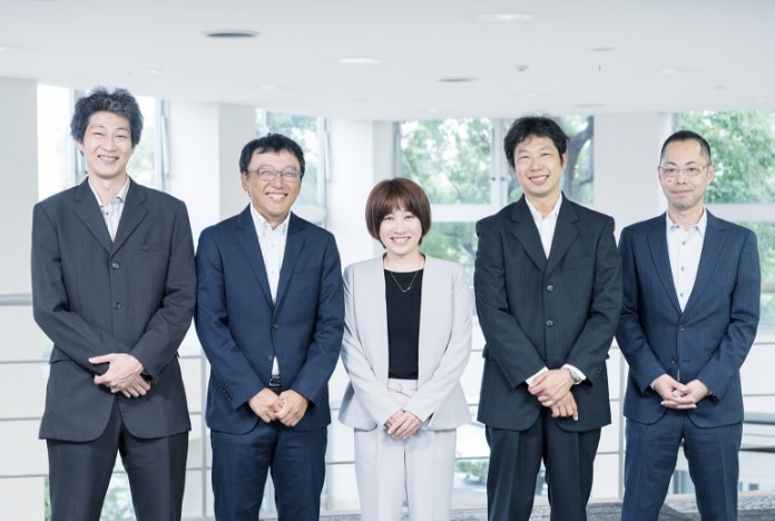 研究&生産技術 ～新たな高機能樹脂を生み出せ！～